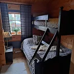 8 Person In * Jordet